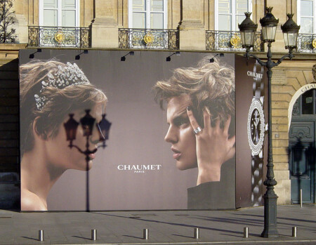 Excusez-moi! Mademoiselle!