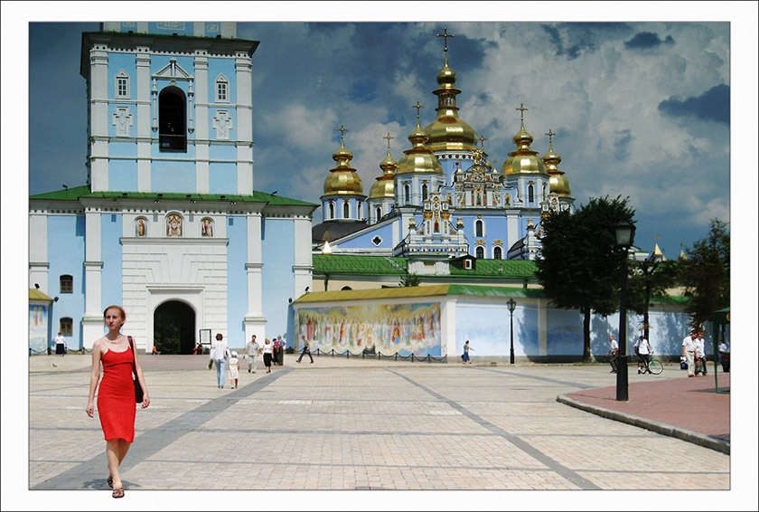 Полдень летом в городе К.