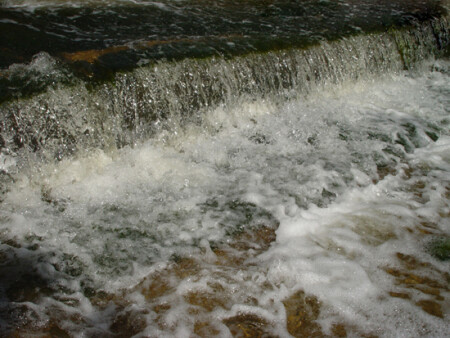 Маленький водопад