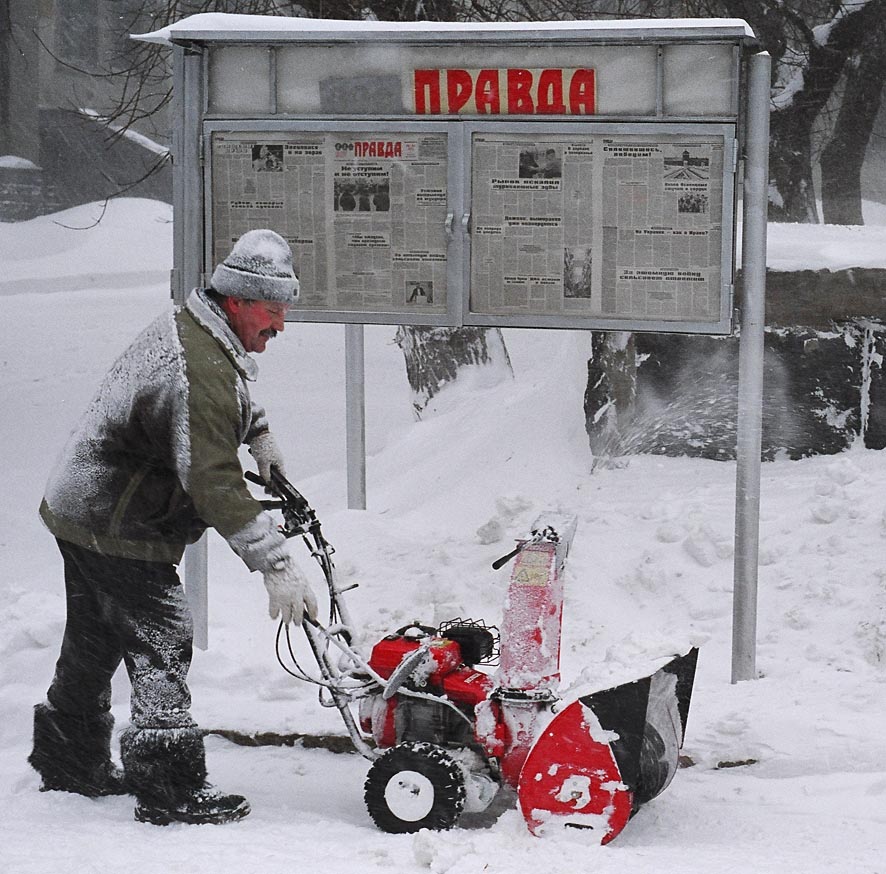 Красное на белом