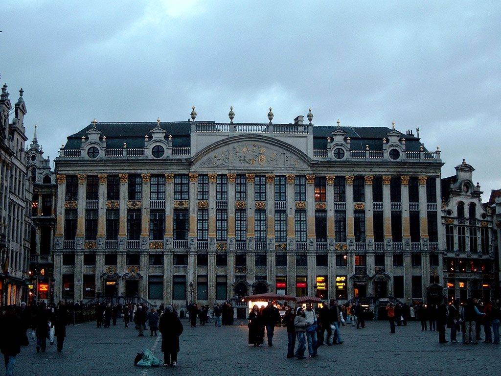 *На торговой площади - Брюссель* - *La Grand Place - Brussels*