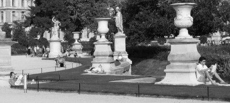 Позднее лето в Париже