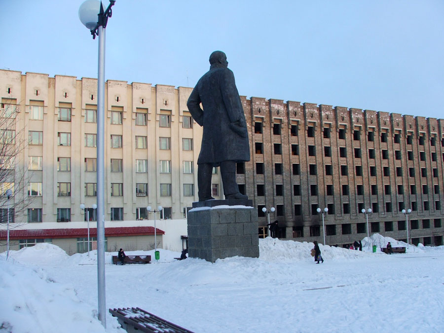 ...верной дорогой, товарищи...!