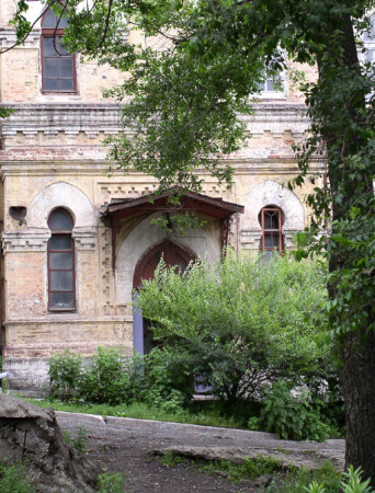 Задворки