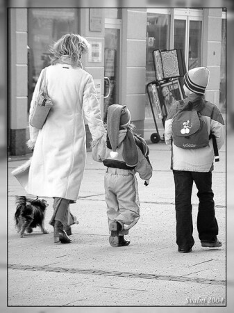 Прогулка в четвером без папы...