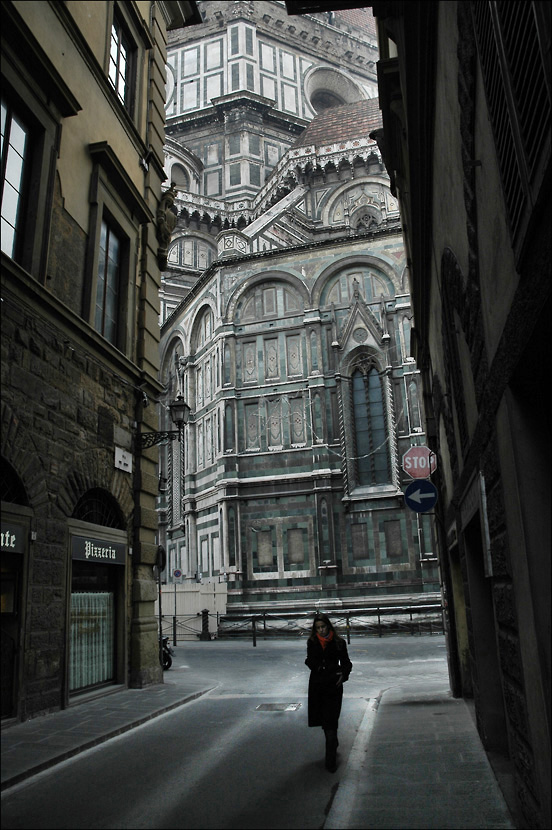 Duomo, Florence-вид из пoдвoрoтни...