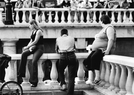 меж двух огней