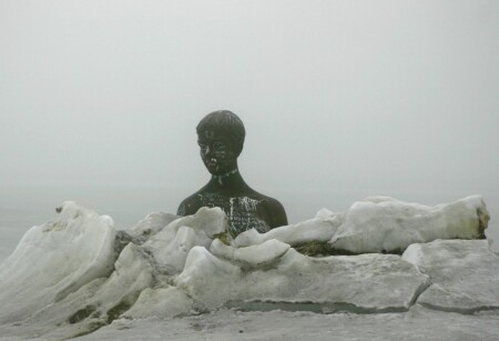 Русалочка всплывает на Северном полюсе
