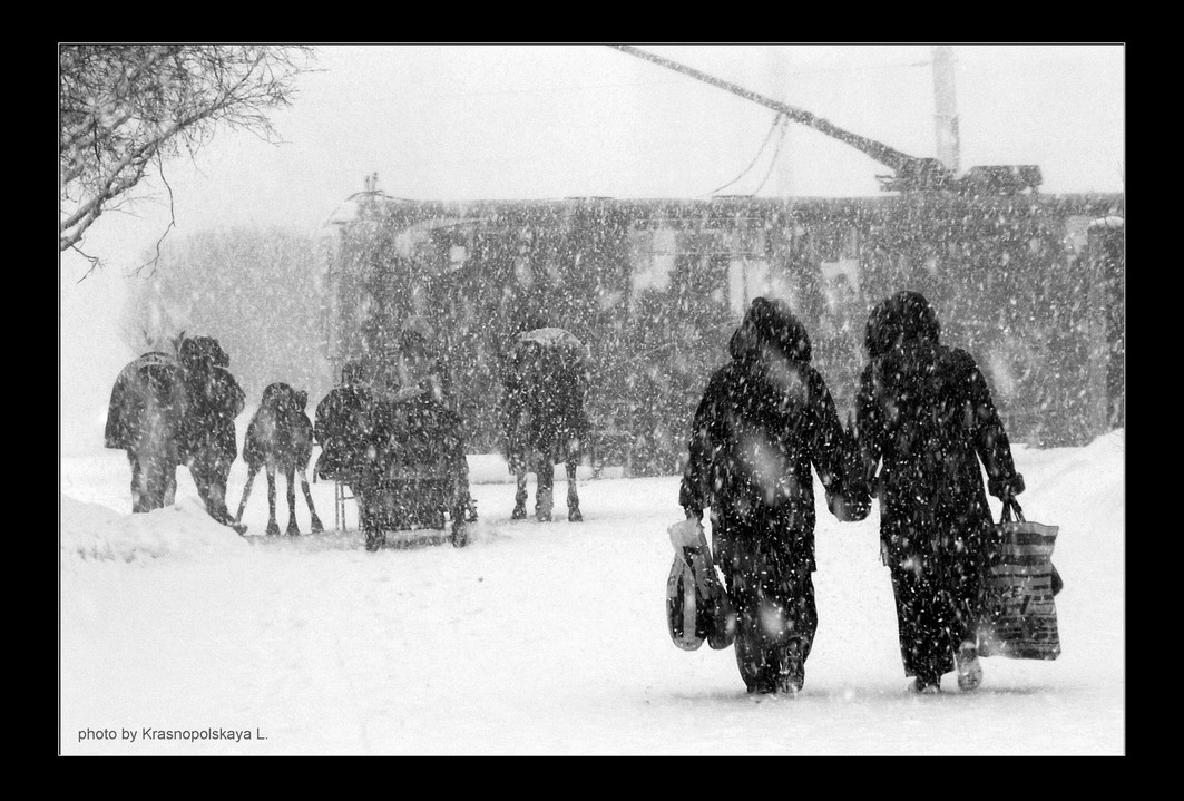 Март. Живем...