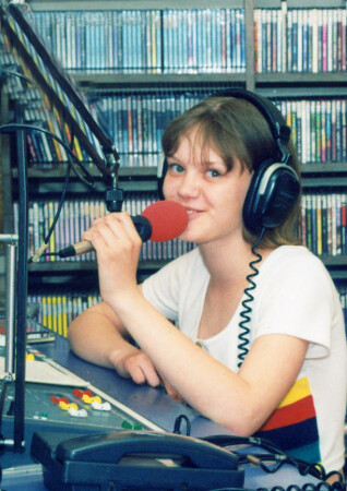 - Говорите! - Вы в эфире!..