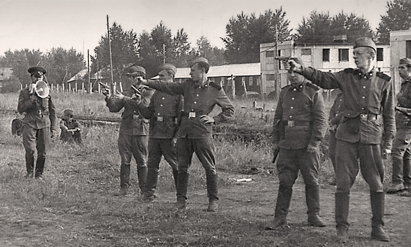ПОЧТИ КОМАНДОС