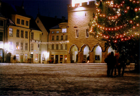 Тени на ратуше.