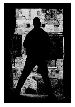 Одинокая тень