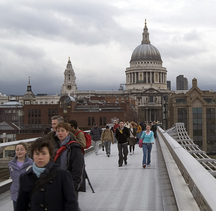 Over Millenium Bridge to St. Paul