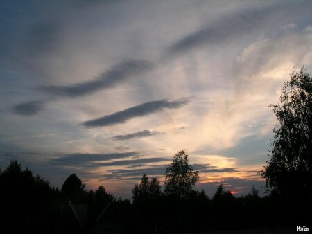 Закат в облаках.