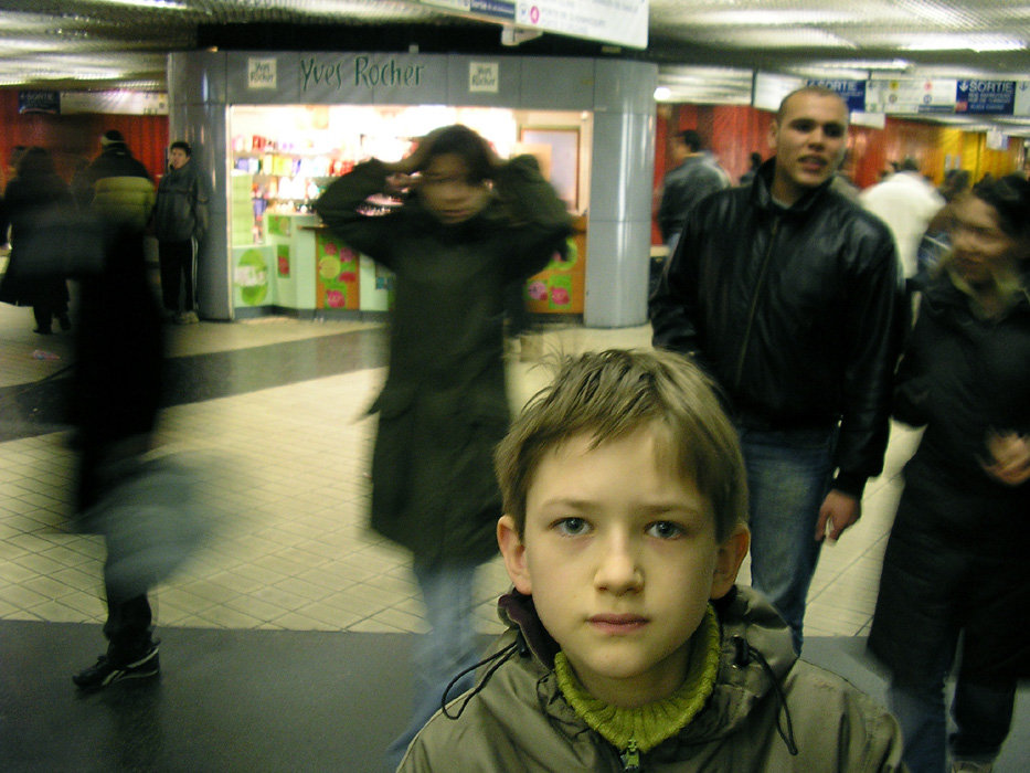 В метро