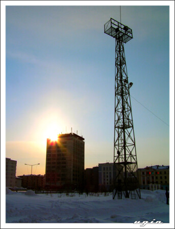 Подпирая небо