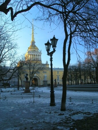 Апрельский этюд в Александровском саду