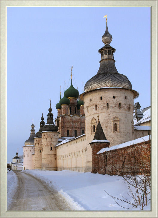 Вдоль старых стен