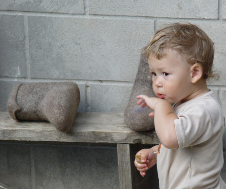 Ну погоди, зима приидёт-валенки попросишь....