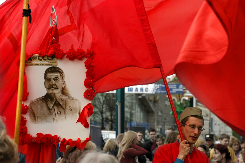 Красных не пускают к Кремлю