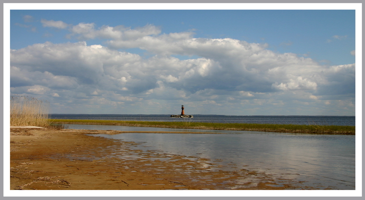 Берег цвета карамели