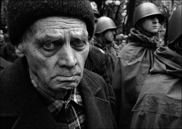 9 мая. Винница. Возложение цветов к вечному огню.