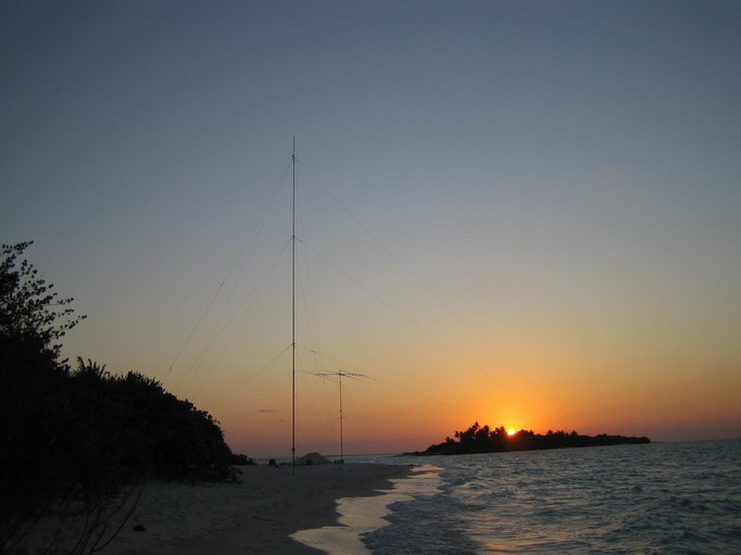 8q7DV, Sun Island, March 2005