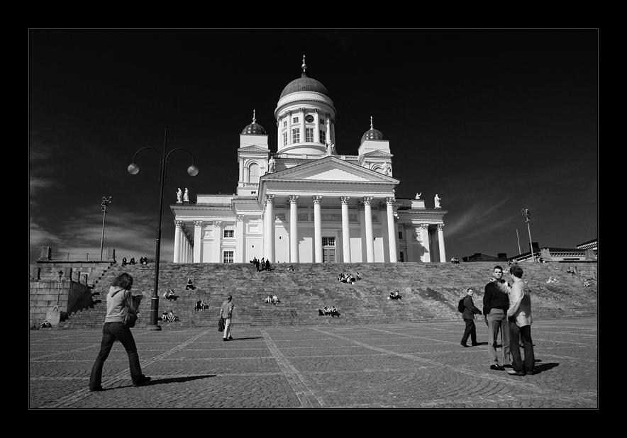 Тени в полдень