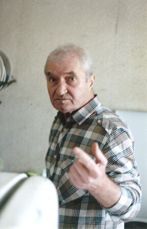 пошел вон. достали все.