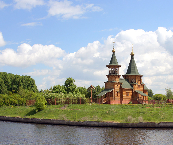 Пейзаж с храмом