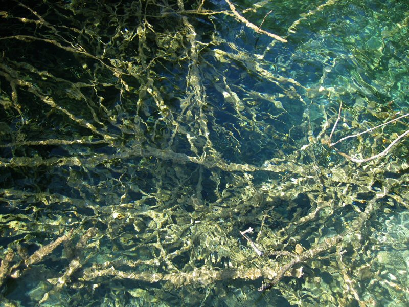 вода