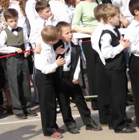 Первоклашки (маленькие взрослые).