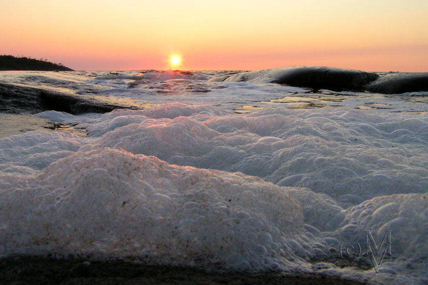 Розовая пена Белого моря...