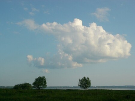 Одинокий тучка... ;-)