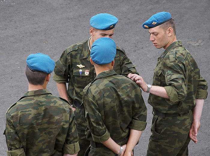 Про голубые береты. 