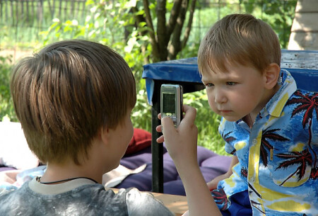 Ну-ка, где у него объектив-то?...