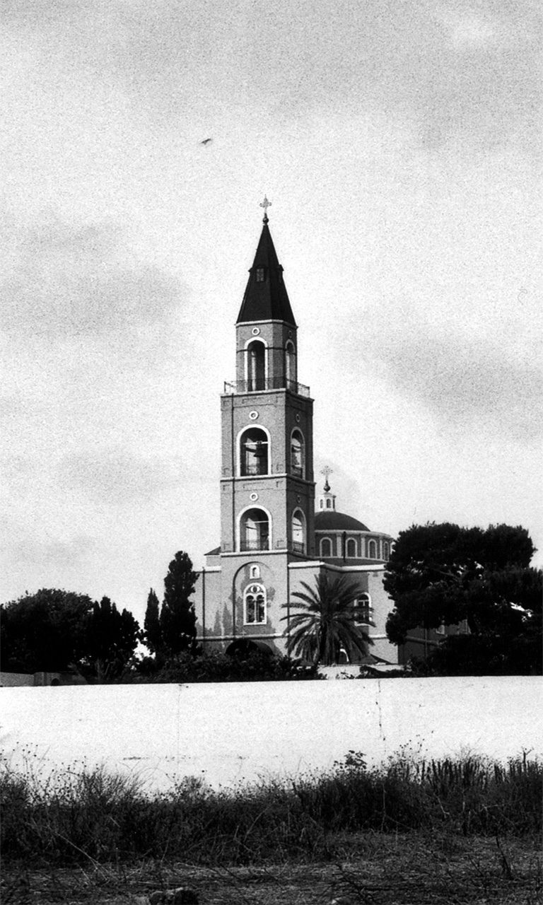 Спасение призрачно,как церкви отдаленный звон...