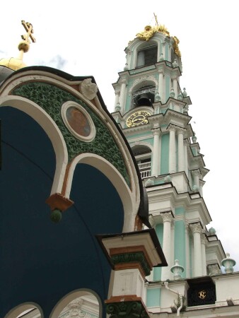 Глядя в небеса.