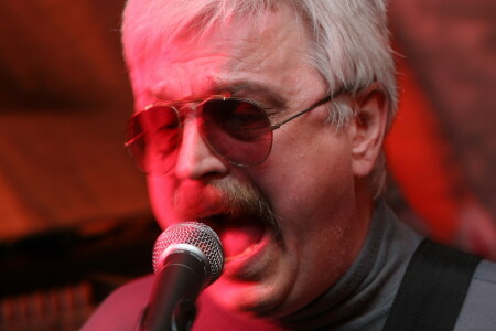 блюз в красном