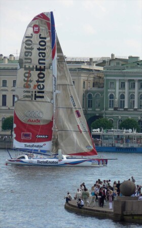 Морская-Питерская. (Гонки океанских яхт-тримаранов в Санкт-Петербурге 16.07.05)