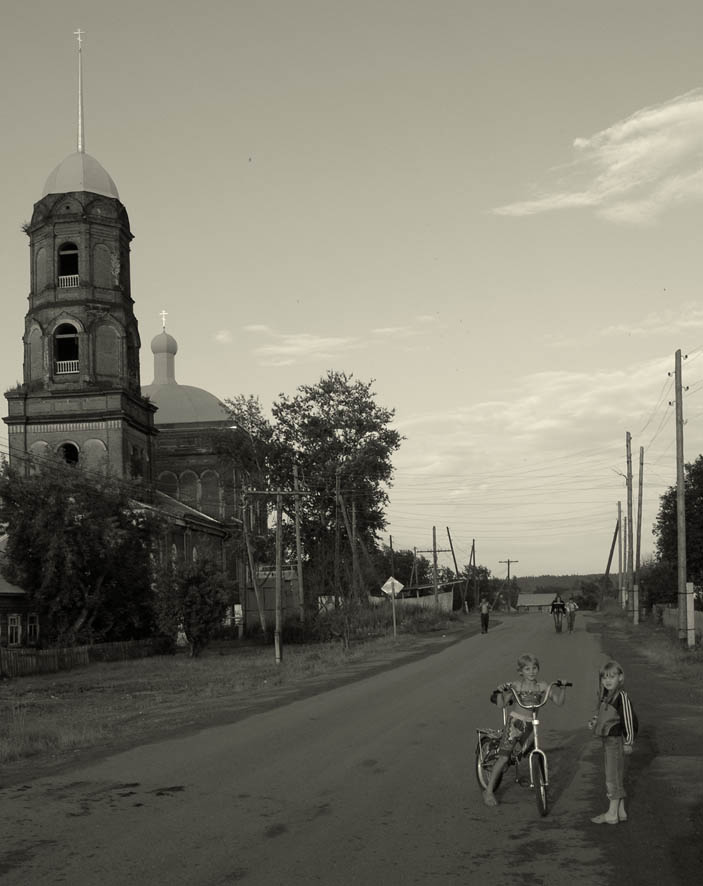Перестройка, а в деревнях все по старому..