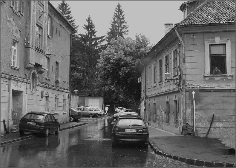 Дождливый Брашов.... или бабушка в окошке...