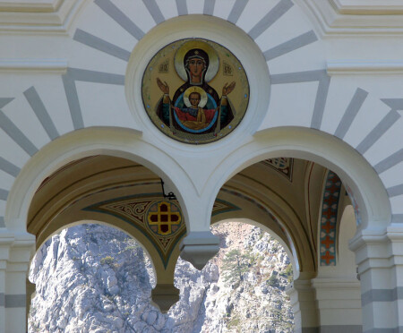 Церковь. Фрагмент.