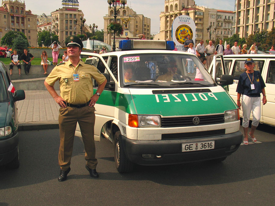 Полицай