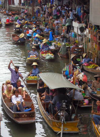Floating Market - busy day