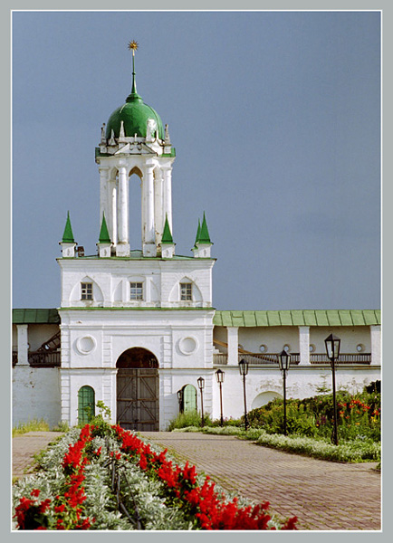 Монастырский дворик