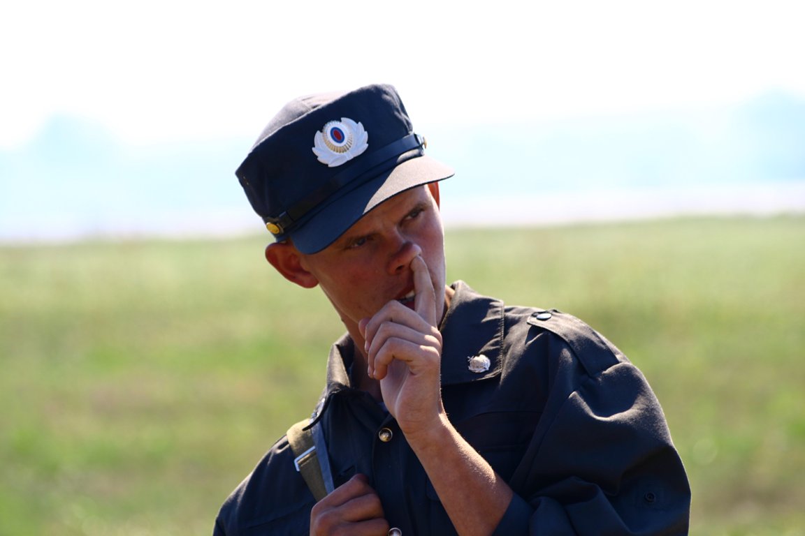 Наша служба и опасна и трудна............. 