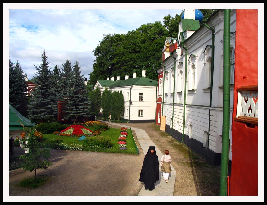 в монастыре 