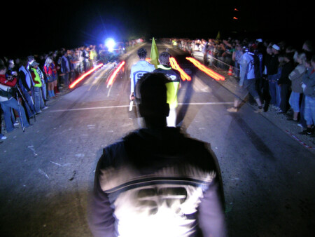 Ночные соревнования на скорость.